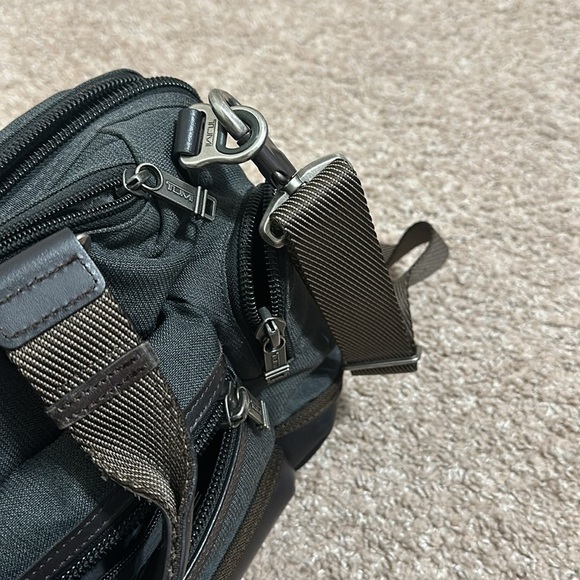 TUMI - Picture 10 of 10